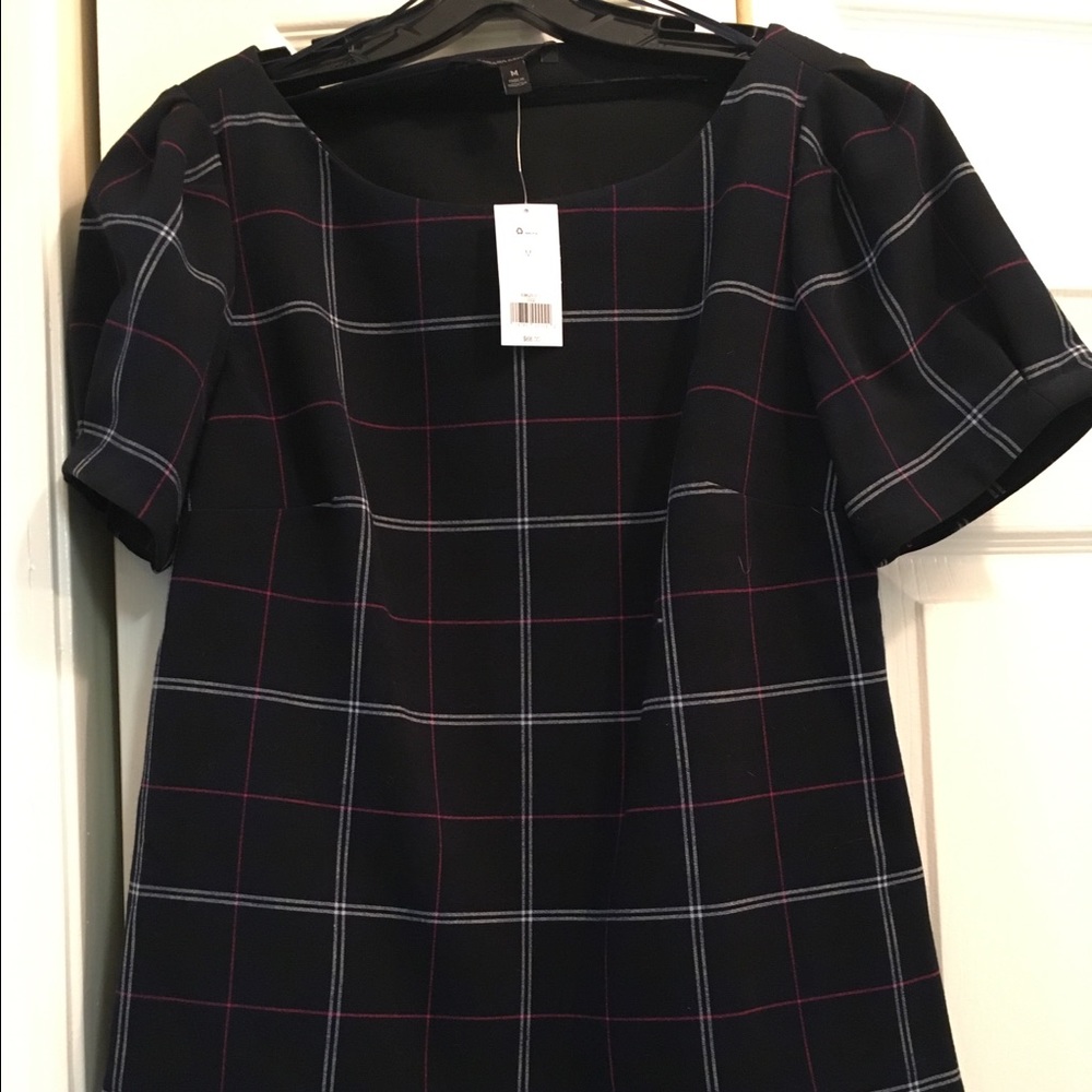 NWT Banana Republic Size M blouse.